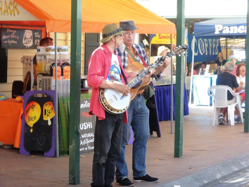 Buskers at Eumundi Markets