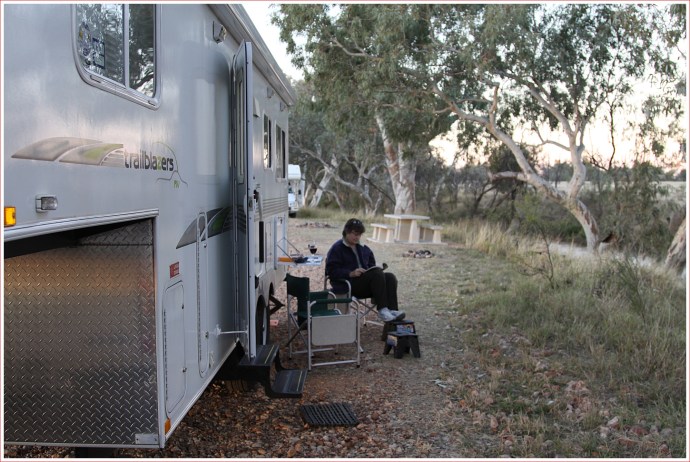 Relaxing at Stubby Bend free camp near Tambo