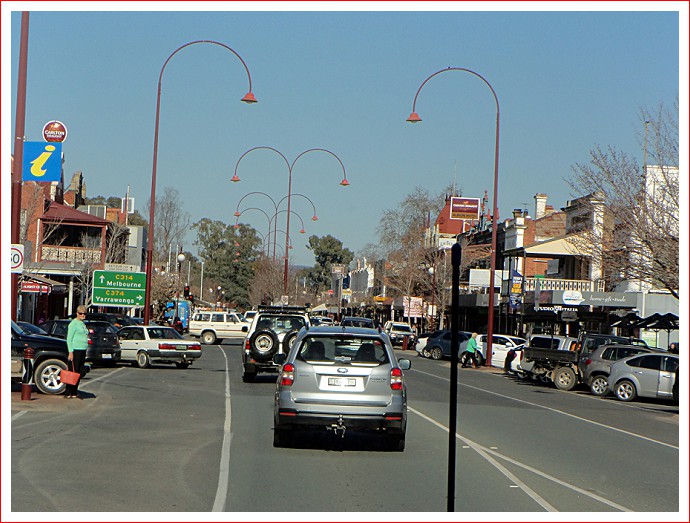 Scene down Wangaratta's main street